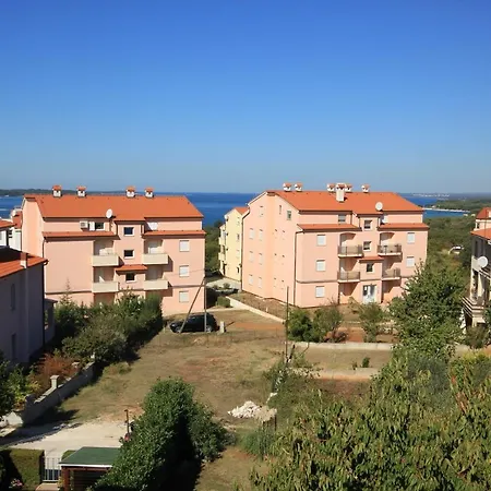 With A Parking Space Stinjan, - 7201 Pula