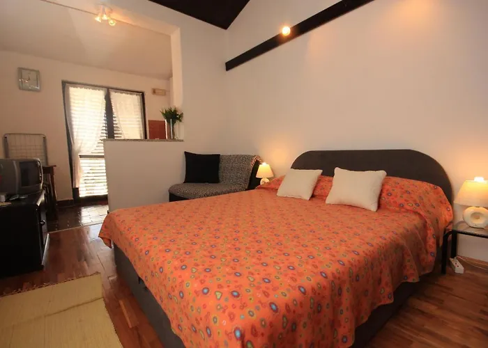 Apartman With A Parking Space Stinjan, - 7201 *